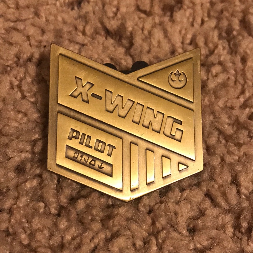 Disney pin trading Star Wars X-Wing pilot